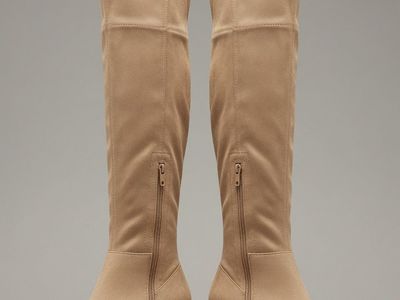 Qupid Women's Beige Suede Knee-High Block Heel Boots NEW with Box