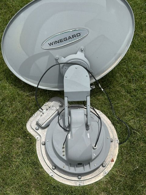 Winegard Trav'ler DirecTv RV satellite dish