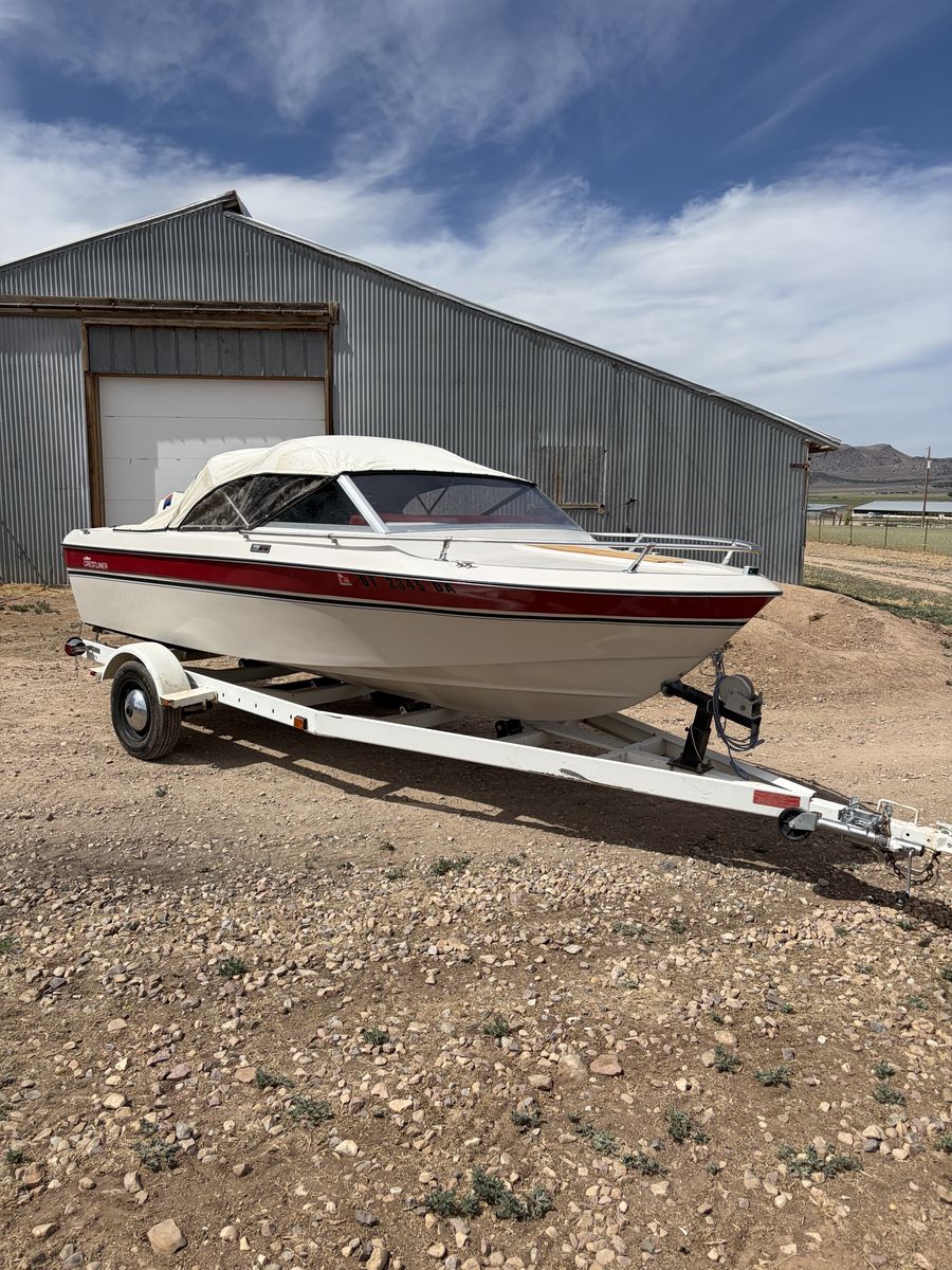 1974 Crestliner Crusader, fishing boat