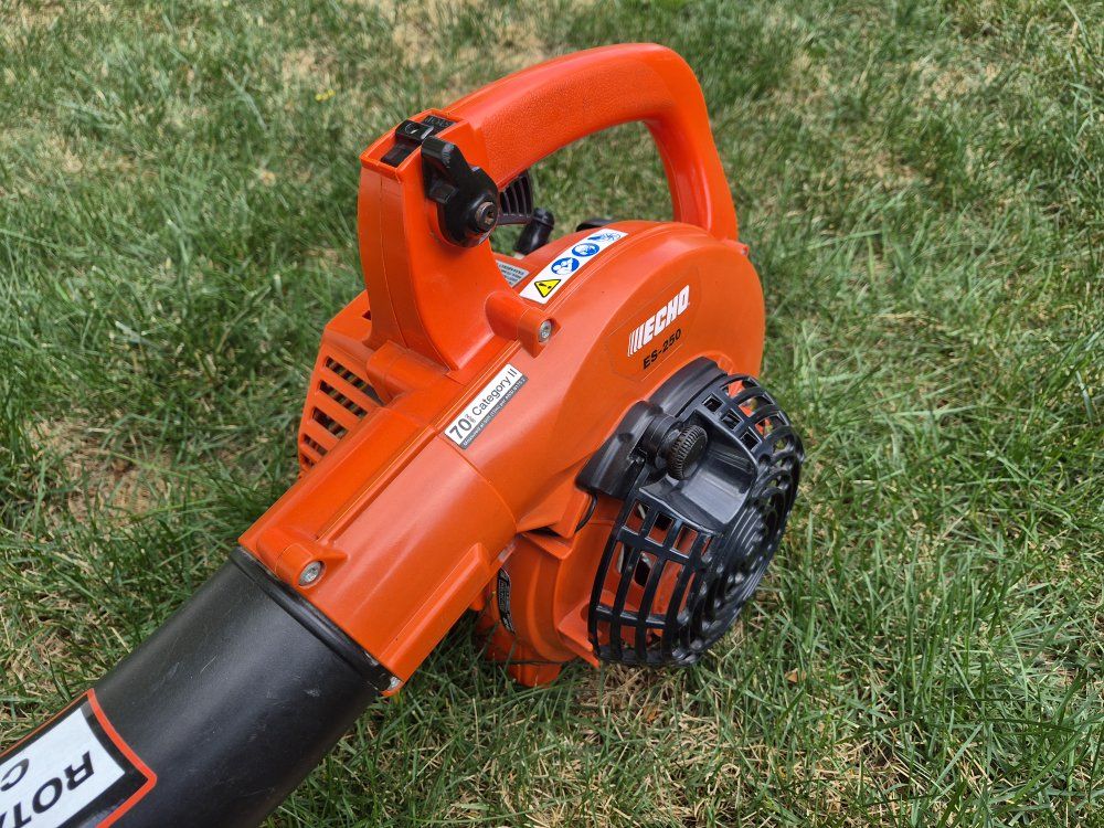 ECHO ES-250 gas-powered handheld blower. Excellent Conditions!