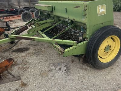 John Deere 8200 Grain Planter