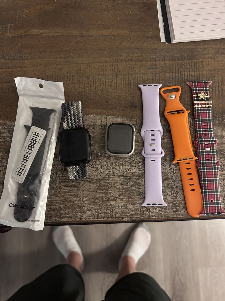 2 Apple Watches