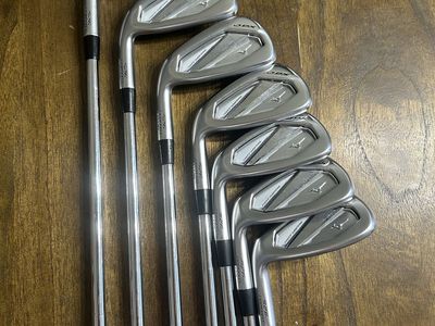 Left handed JPX 925 hot metal irons