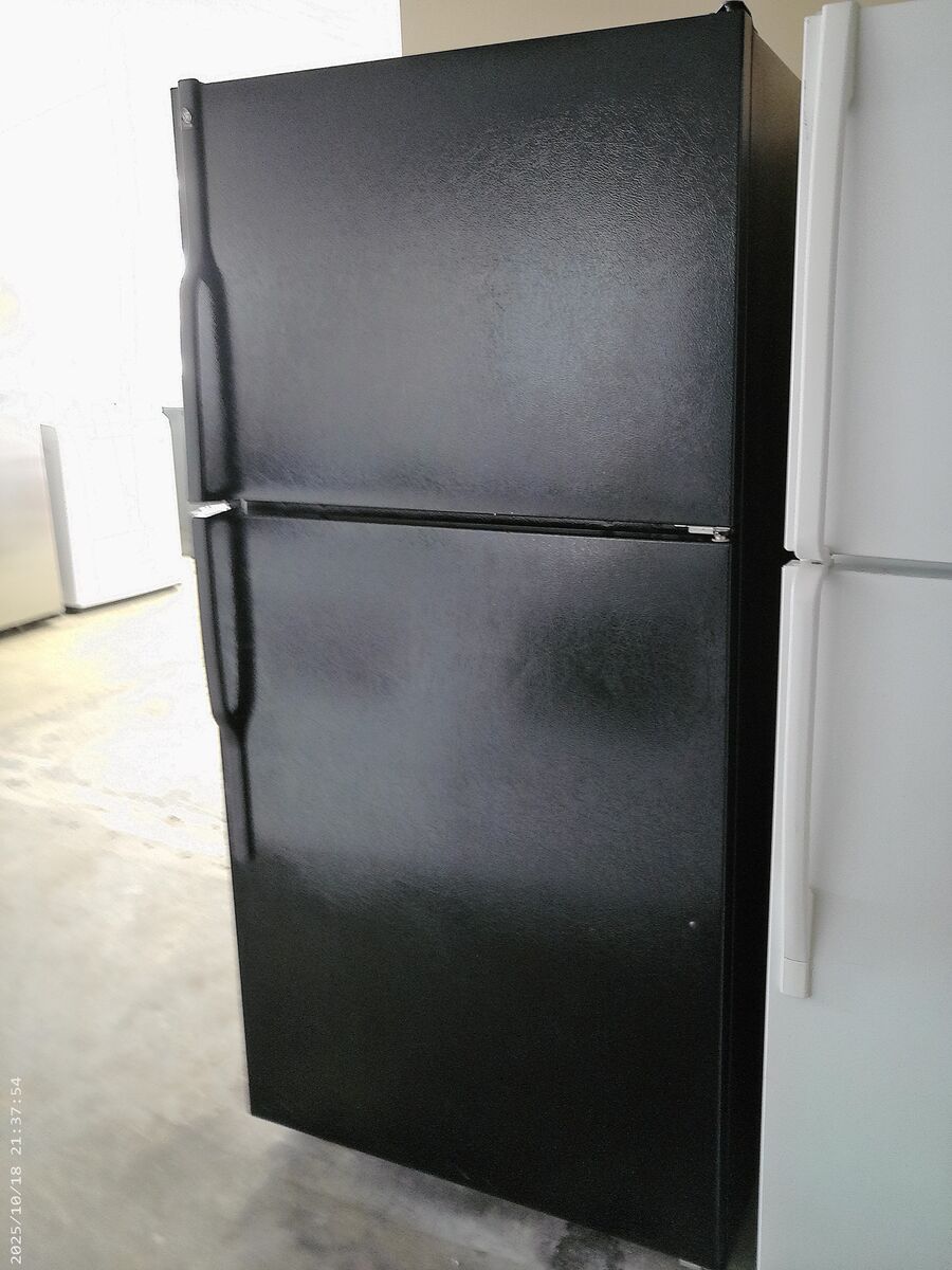 20 cf Refrigerator~90 Day Guarantee~Excellent Condition
