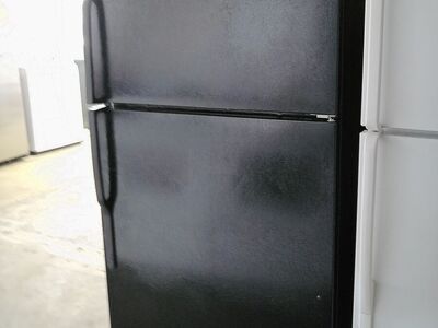 20 cf Refrigerator~90 Day Guarantee~Excellent Condition