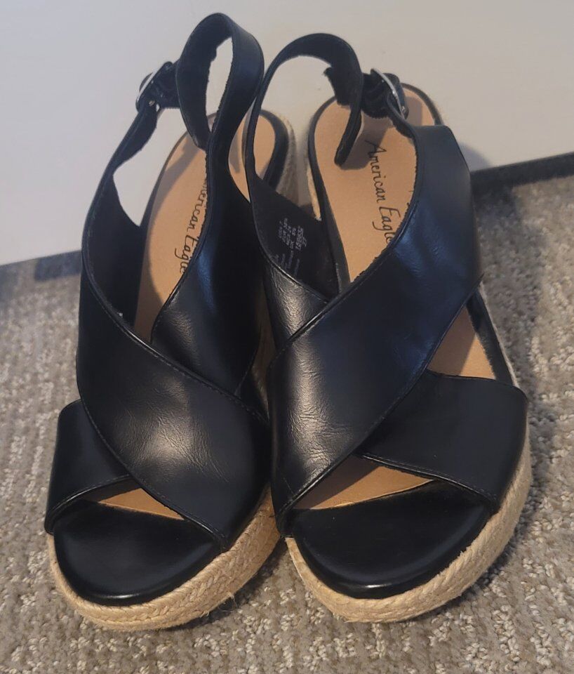American Eagle Sandals