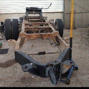 Trailer frame with 5th wheel