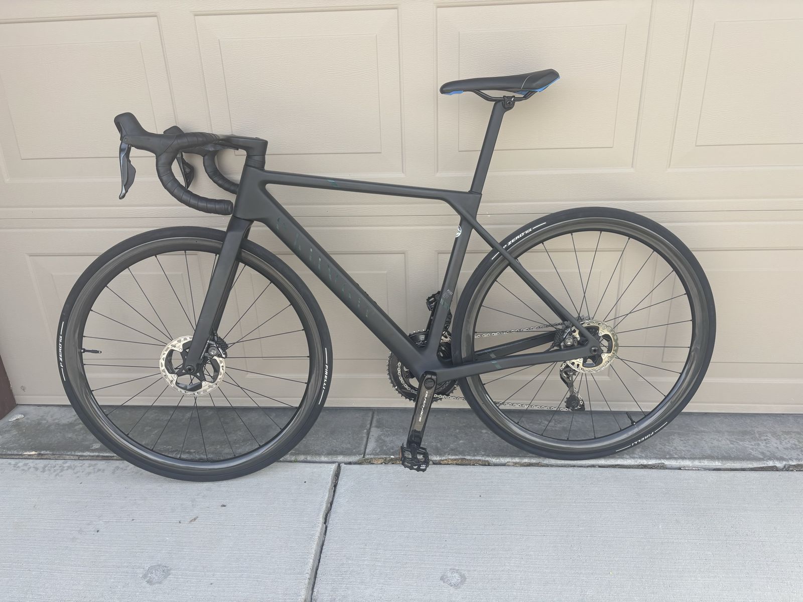 2025 Canyon Ultimate CFR, size S