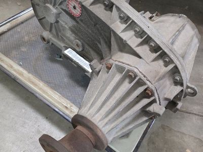 New Process Gear Model 273-F Transfer Case Used Auto Part