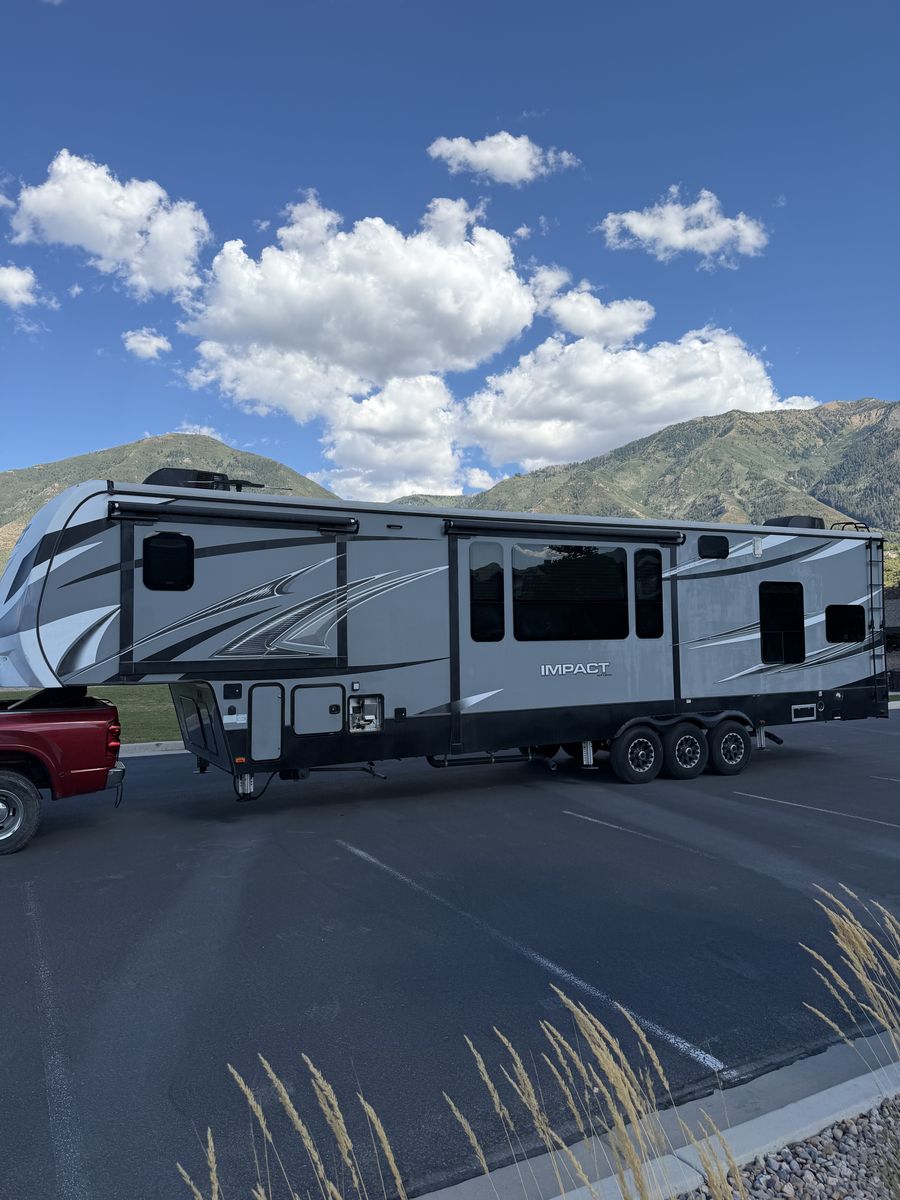 2016 KEYSTONE RV IMPACT TOY HAULER SERIES M-391 