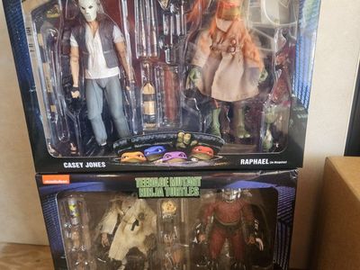 NECA Teenage Mutant Ninja Turtles Casey Jones & Raphael (In Disguise) Action Figure 2-Pack