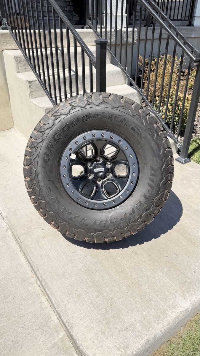 Ford F150 Raptor Rims and Tires 37/12.50R17 Bfgoodrich Ko2 Almost new 