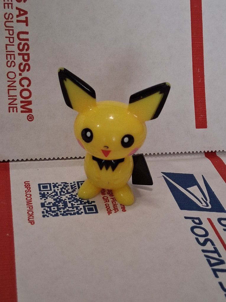 Vintage TOMY Pokemon Pichu Figure