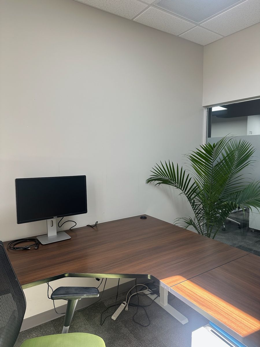 Office 712 – Private Office (Move-in Ready)