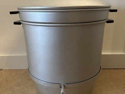 Nice Canning Steamer & Juicer