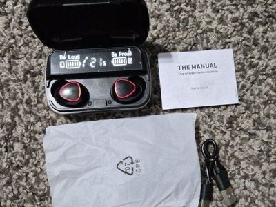 New Bluetooth wireless earphones / earbuds