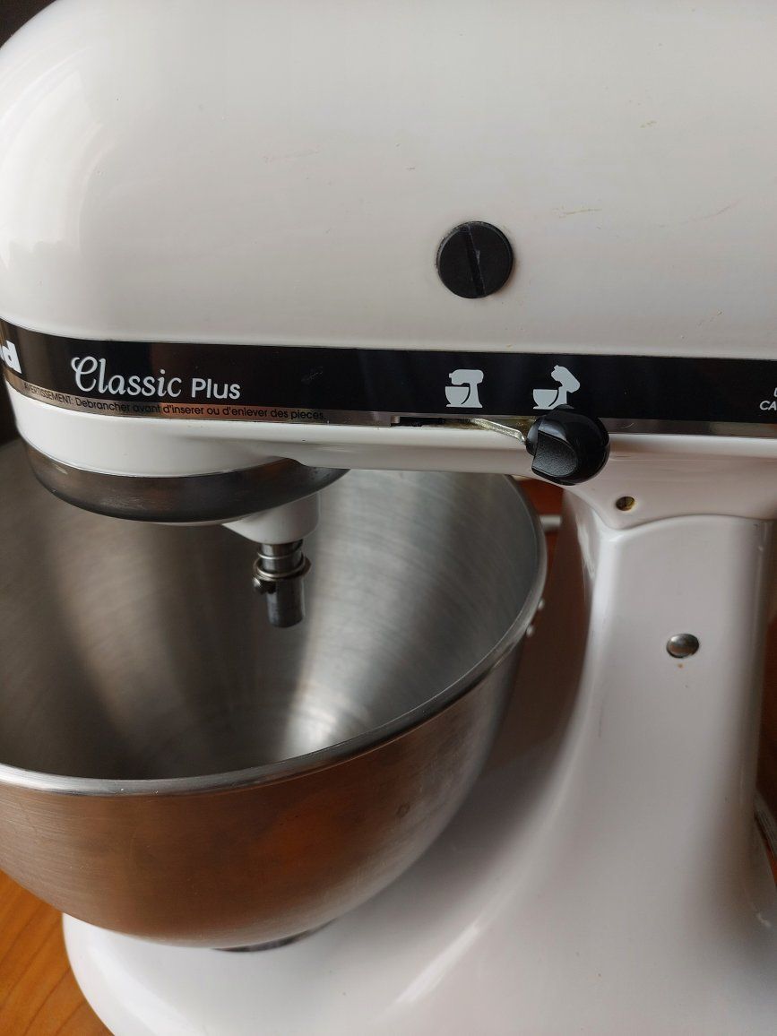 KitchenAid Classic Plus Stand Mixer White with Attachment