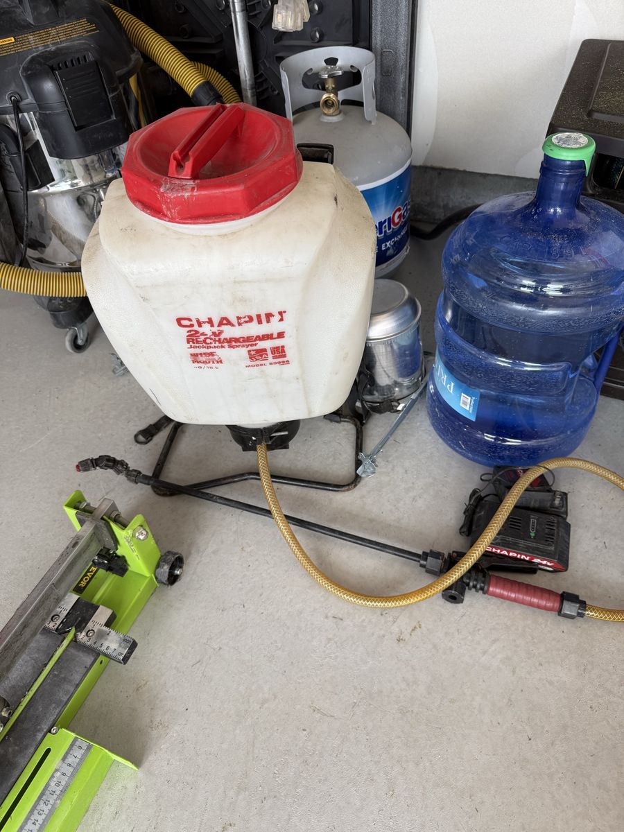 Chapin 63985 4-Gallon 24V Rechargeable Backpack Sprayer - Wide Mouth