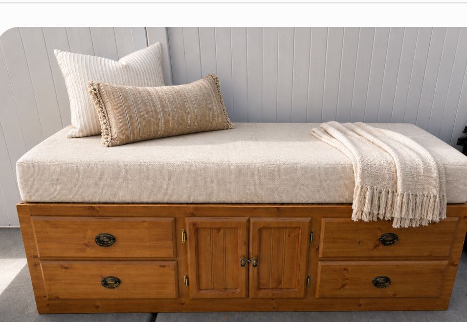 Twin Size Captains Bed With Drawers