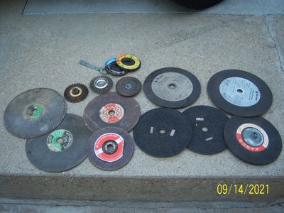 ASSORTMENT OF GRINDING BLADES