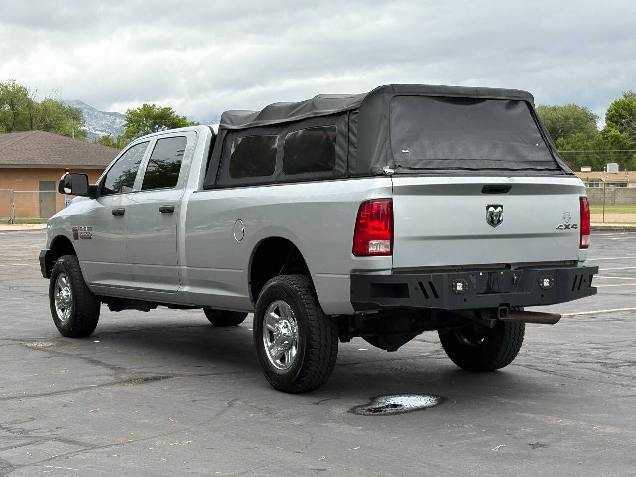 Main image 3