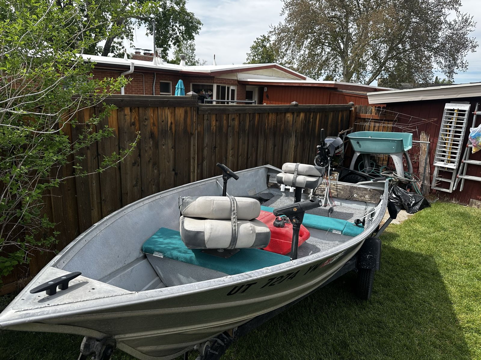 All-welded Aluminum Fishing Boat - 2021 20HP Outboard