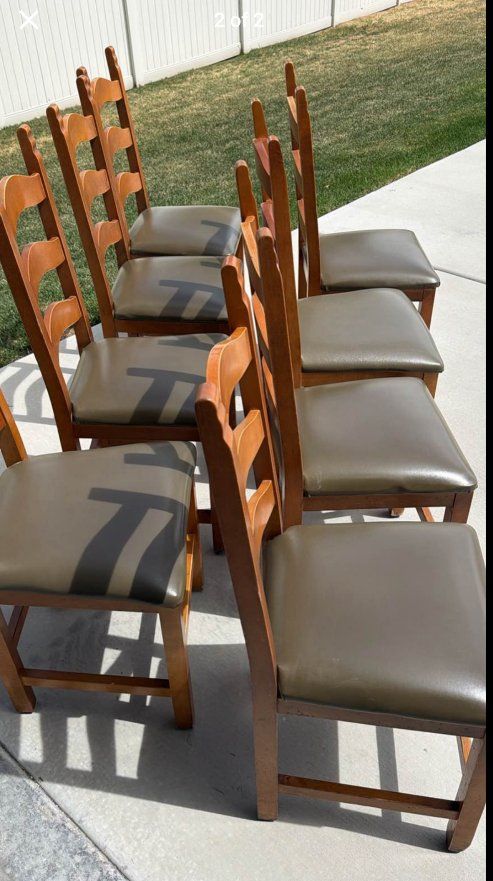 Chairs in good condition 3 left