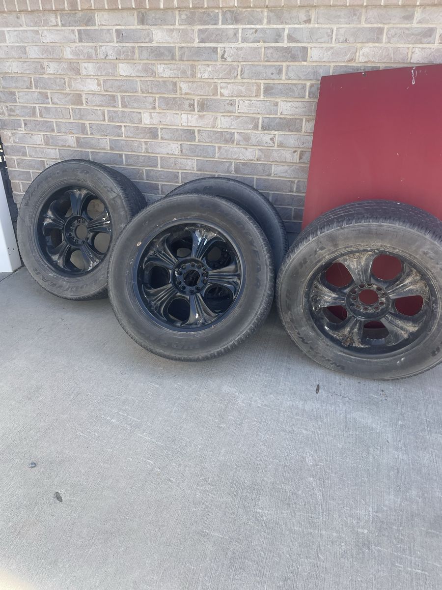P275/60R20 Goodyear wrangler tires and rims