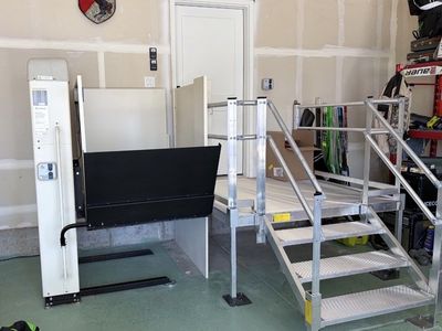 Harmar Vertical Wheelchair Platform Lift