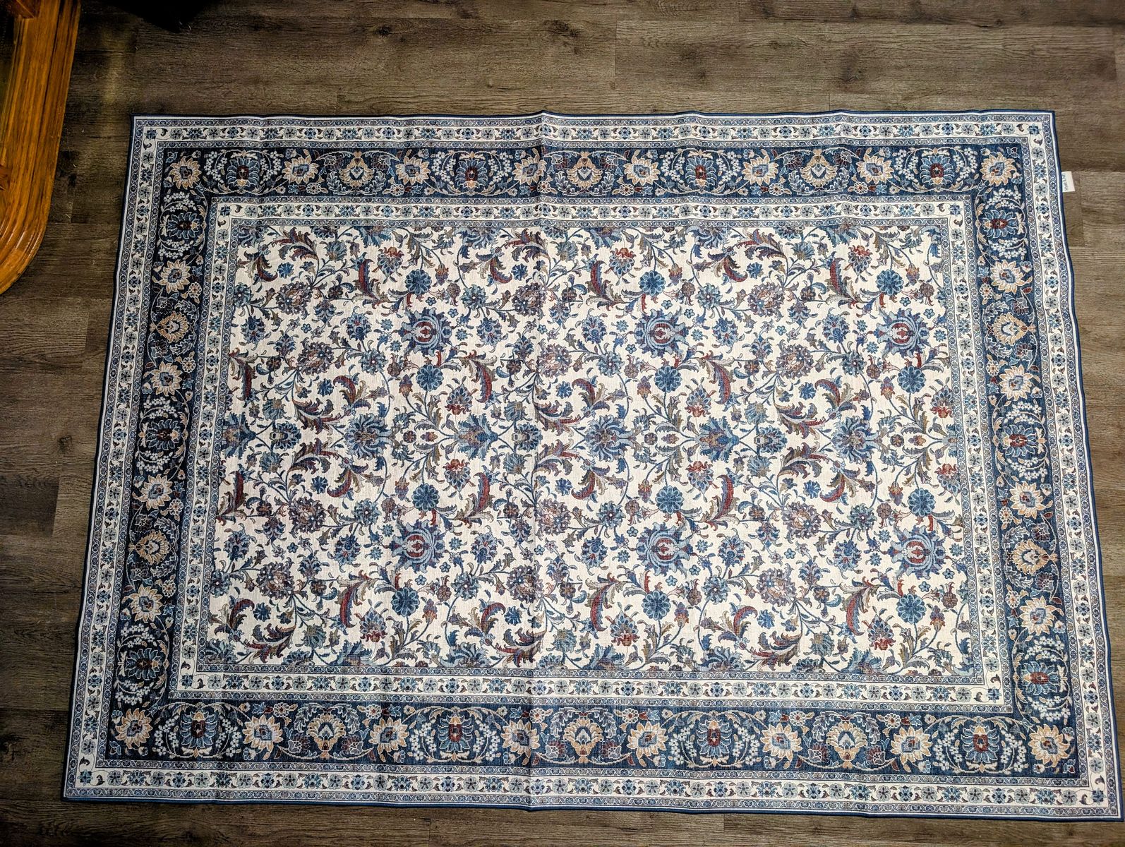 NEW Elegant Vintage Floral Area Rug – Blue Cream Persian Style Rug 7'6" x 5'