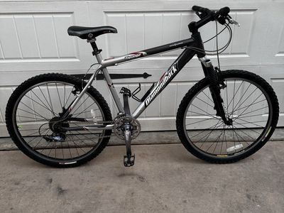 Diamondback Tamarak Mountain Bike, Deore Shimano Components, Hardtail, Unisex