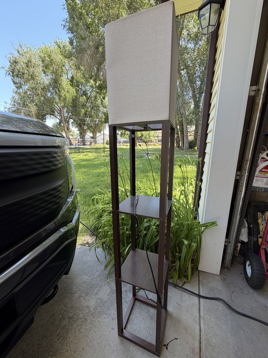 Floor lamp