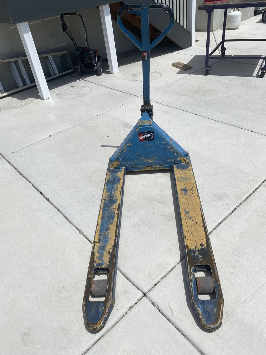 Pallet jack