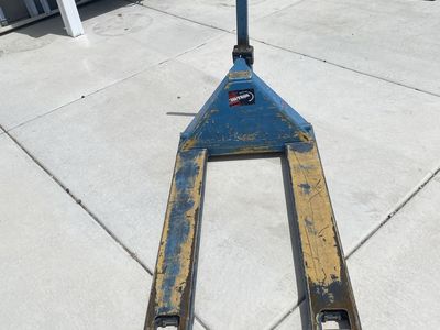 Pallet jack