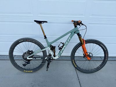 2025 Pivot Trailcat Carbon Wheels & Di2 XTR-large