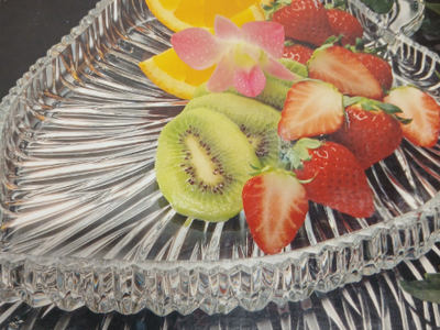 Home Beautiful Clear Glass Leaf-Shaped Serving Dish Platter - Decorative Tableware-Fragiles