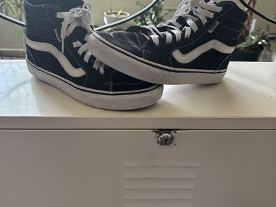 Vans Sk8-Hi Womens size 7.5 Black High Top Skate Black Suede/Canvas Sneakers