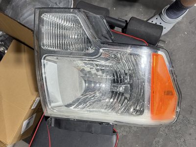 2009 - 2004 Ford F150 Headlight Assemblies Replacement Part Used