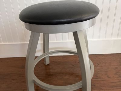Spinner work stool