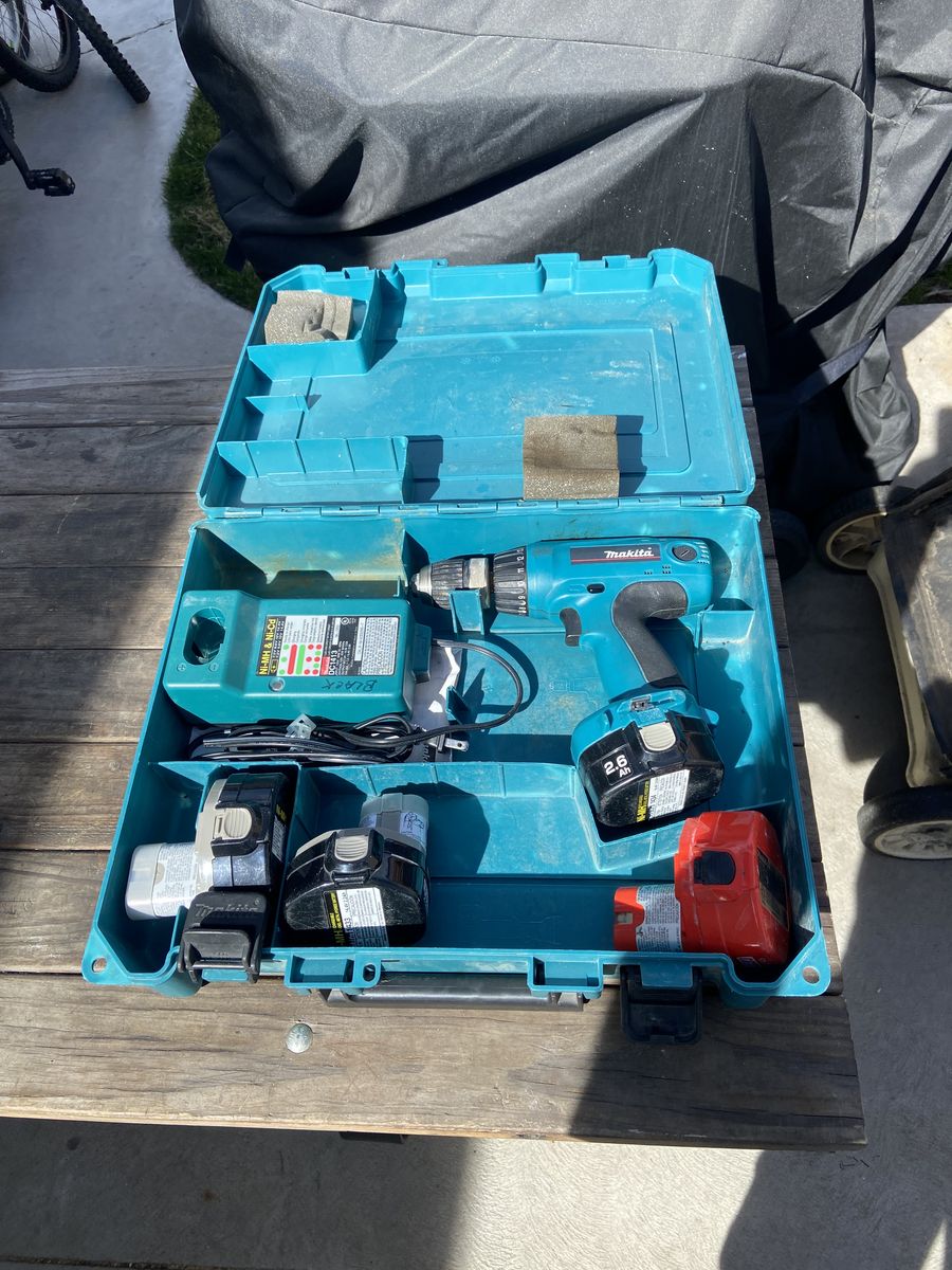 Makita Cordless Driver Drill