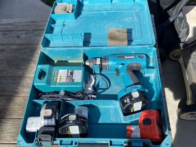 Makita Cordless Driver Drill
