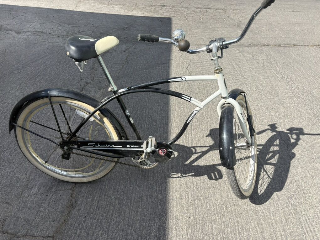 Schwinn SS Beach Cruiser Bicycle