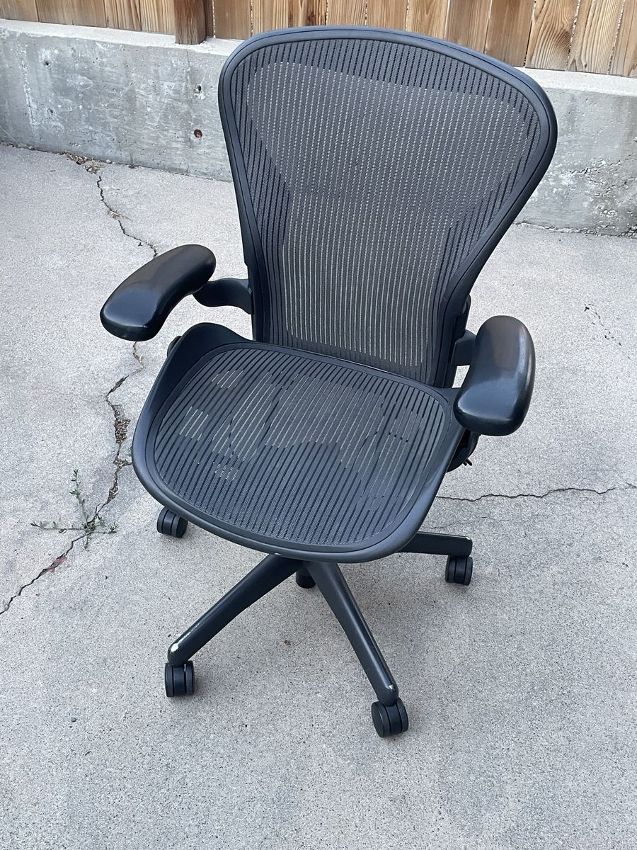 Herman Miller Aeron Size B