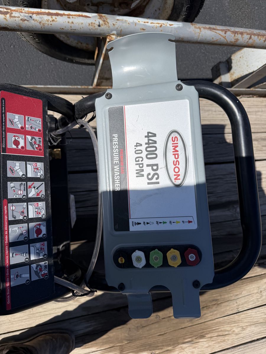 Simpson 4400 gas Powered Pressure Washer