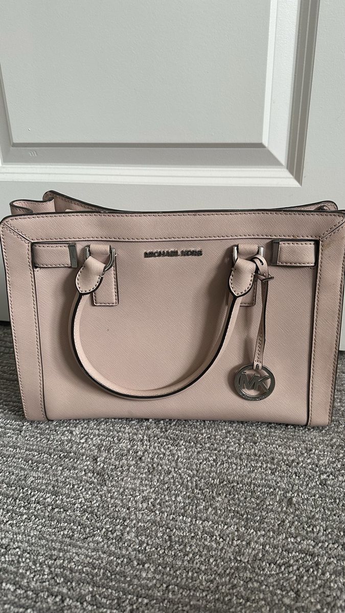 Cute Michael Kors Purse