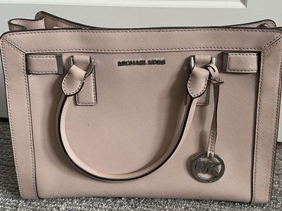 Cute Michael Kors Purse