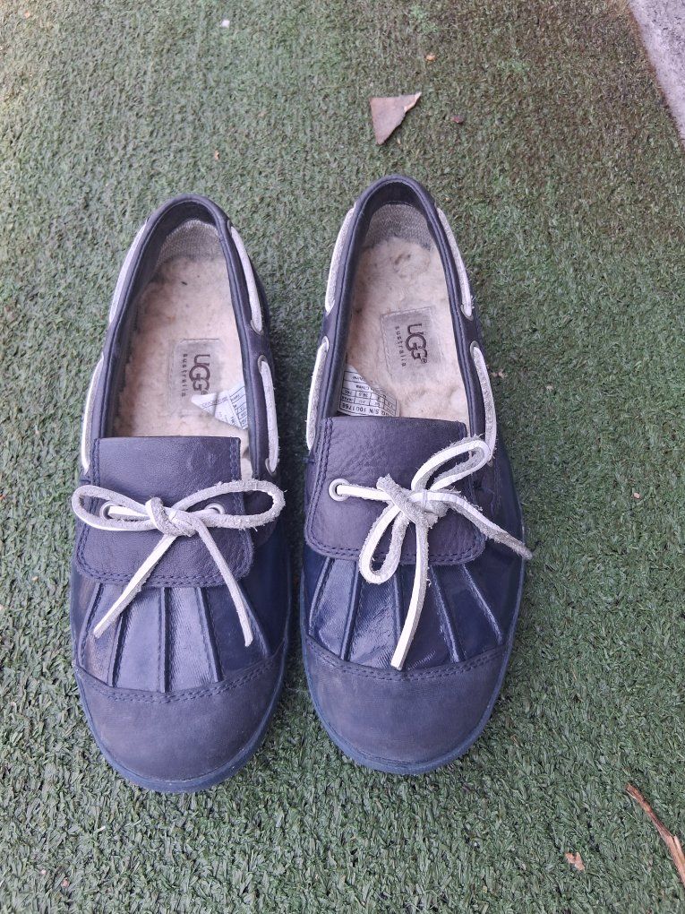 UGG Australia Navy Blue Leather Boat Shoes Moc Loafers Women's Size 7.5