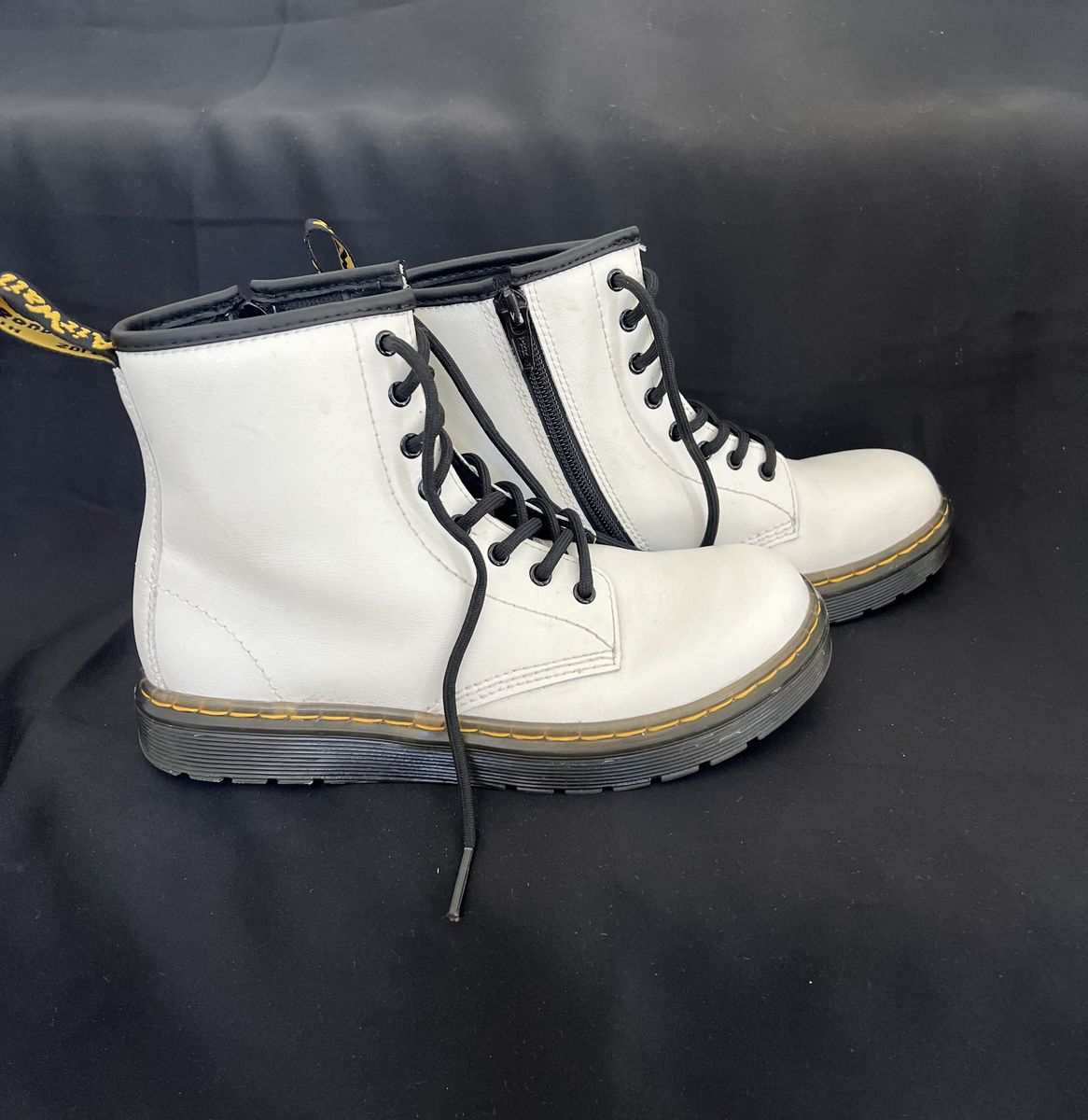 Dr. Martens 1460 Junior Boots | White | Kids US 3