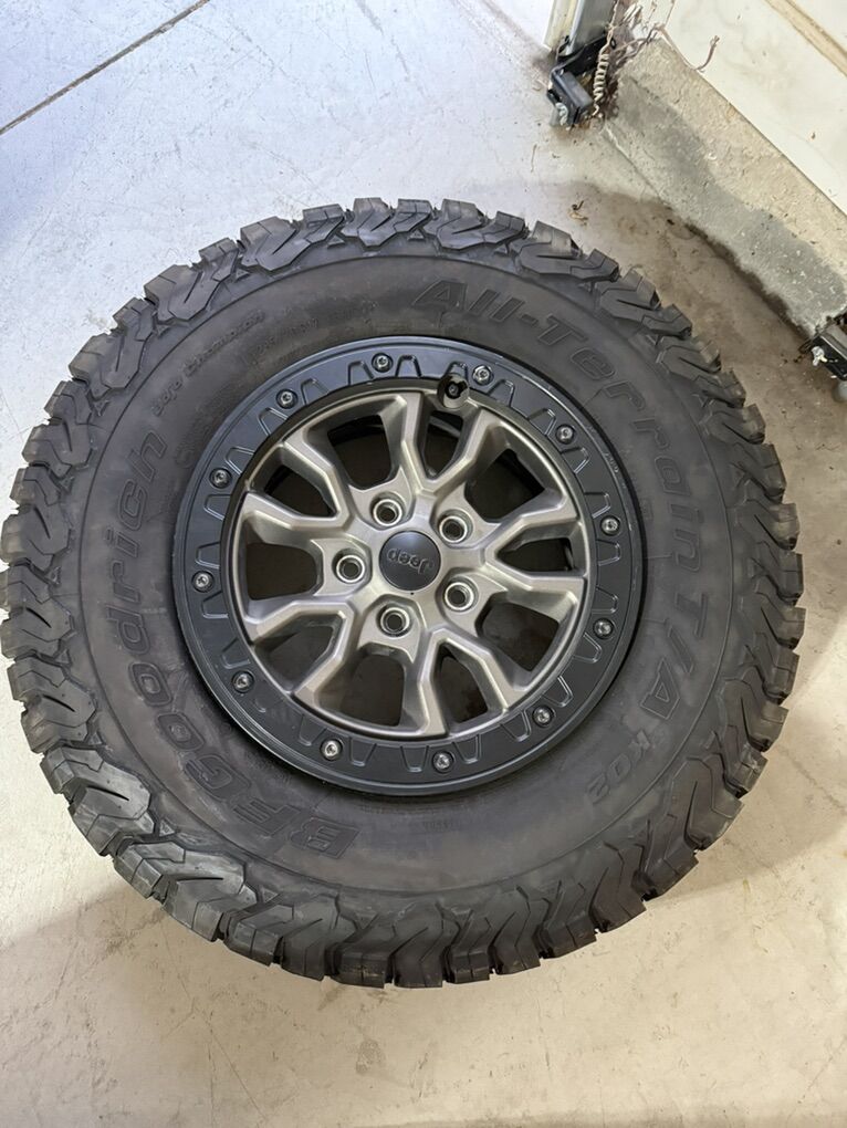Jeep Wrangler Rubicon XR Mopar 392 wheels & tires