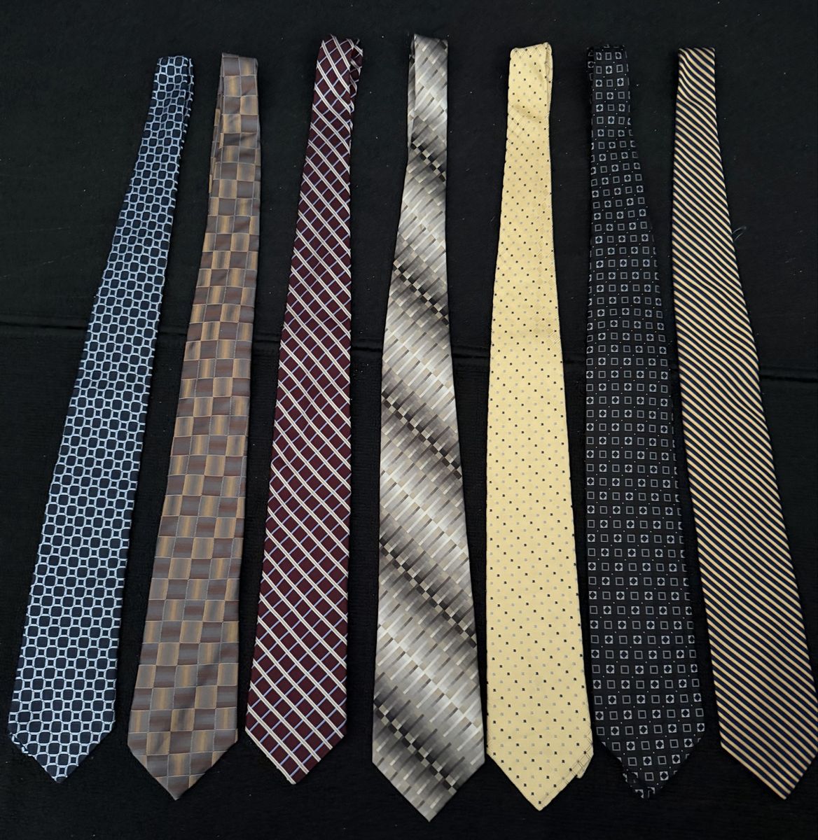 Lot of 7 Mens Designer Neckties - Nautica, Tommy Hilfiger, Van Heusen